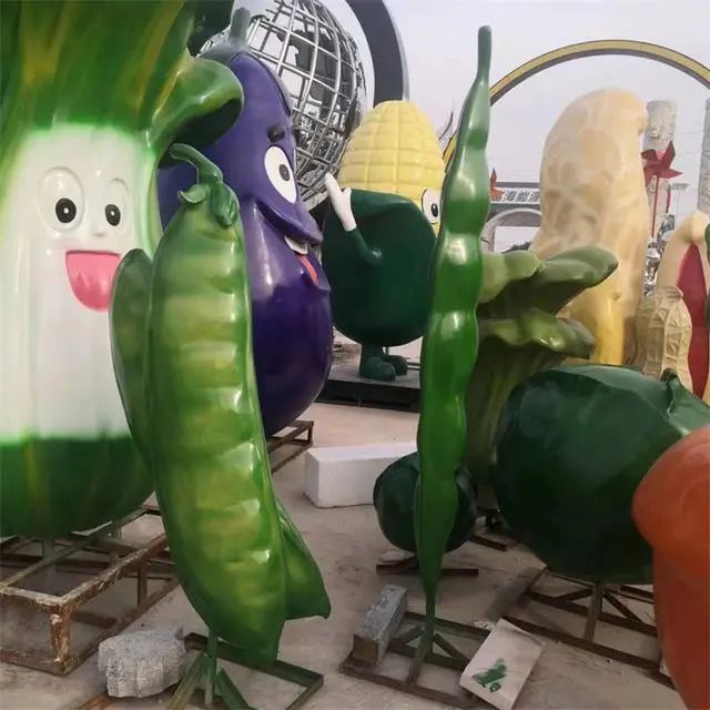 抽象豆角雕塑 店门口彩绘雕塑 步行街摆件 抽象豆角雕塑 店门口彩绘雕塑 步行街摆件