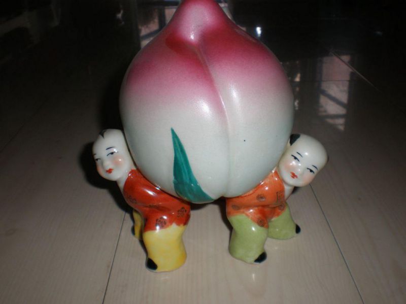 店门口桃子雕塑 创意景观雕塑 仿真摆件 店门口桃子雕塑 创意景观雕塑 仿真摆件